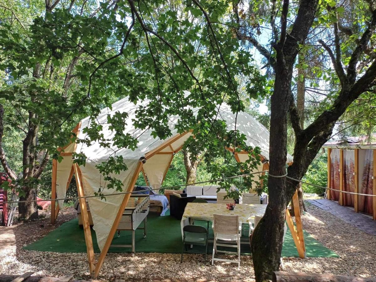 Jurta az erdő mellett dézsával-KERESZ-TANYA Hotel Pilisszentkereszt Exterior foto